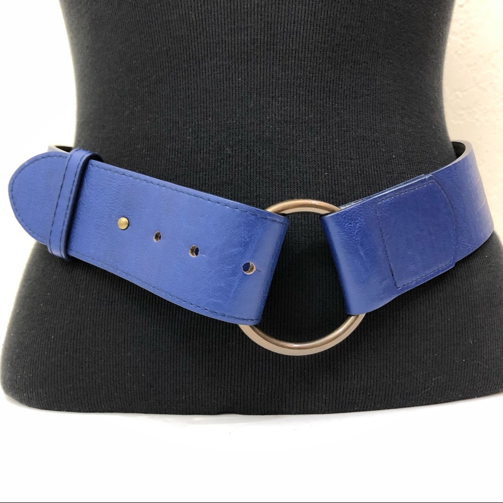 Blue chunky belt